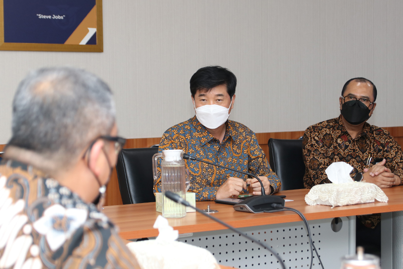 Kunjungan Kerja CEO Bank Woori Saudara