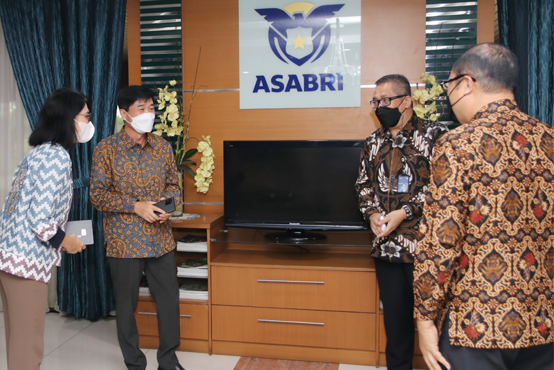 Kunjungan Kerja CEO Bank Woori Saudara